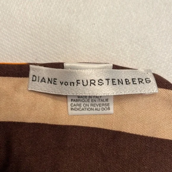Diane Von Furstenberg Vintage Dual Pattern Oblong Silk Scarf - Picture 4 of 7